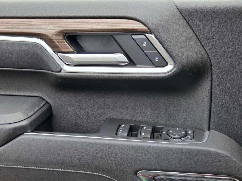 Used 2025 Chevrolet Silverado 1500 LT Trail Boss w/ Convenience Package II image 26