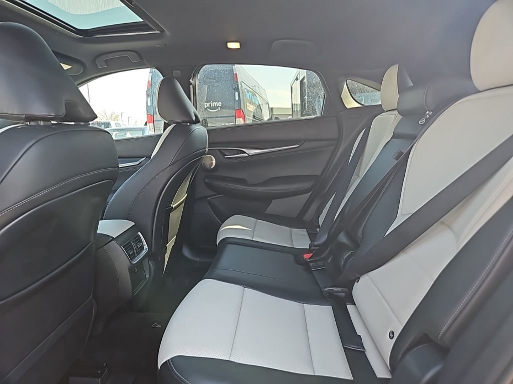 Used 2025 INFINITI QX55 Essential image 14