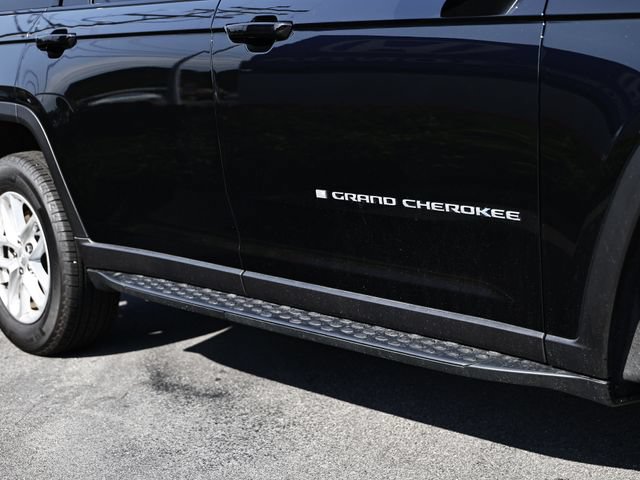 Used 2025 Jeep Grand Cherokee L Laredo w/ Luxury Tech Group I RWD image 11