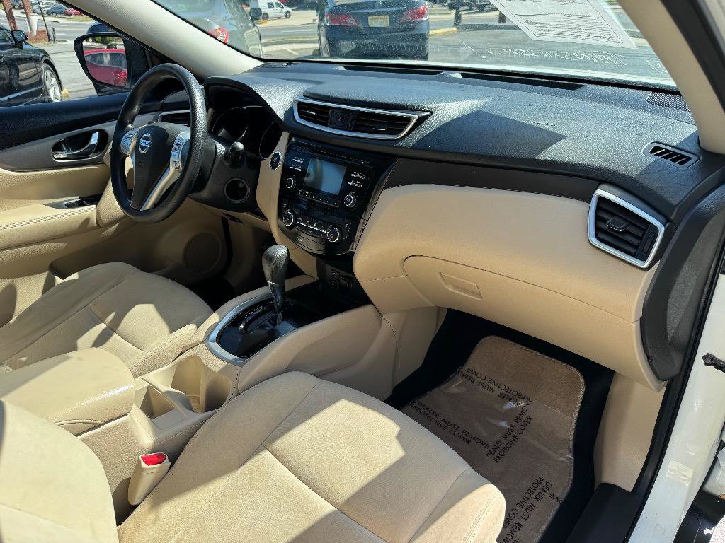 Used 2016 Nissan Rogue SV FWD image 19