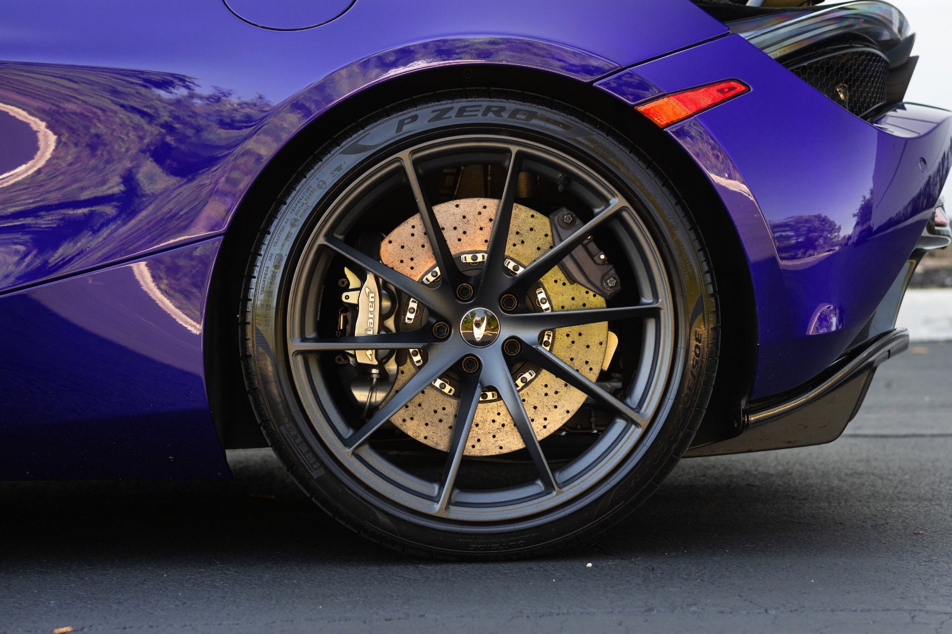 Used 2020 McLaren 720S image 36