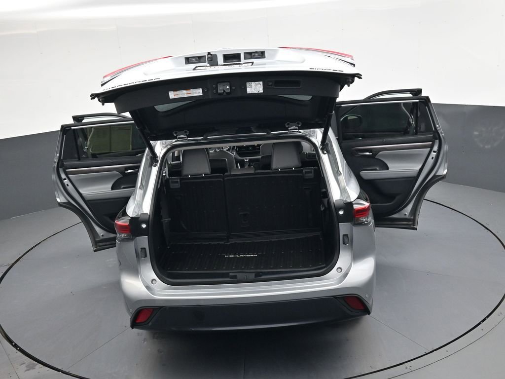 Used 2023 Toyota Highlander Limited image 45