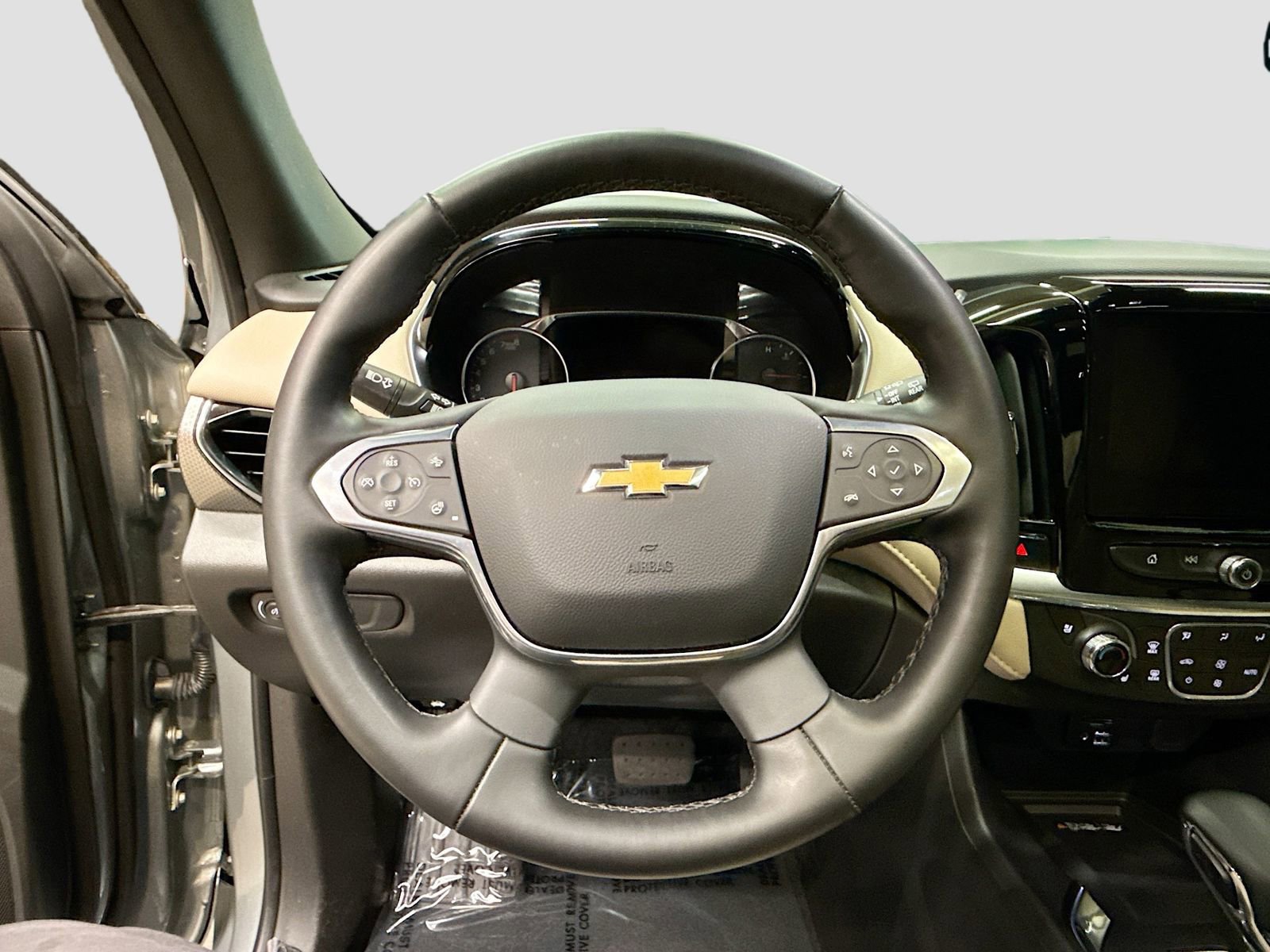 Used 2023 Chevrolet Traverse Premier image 14