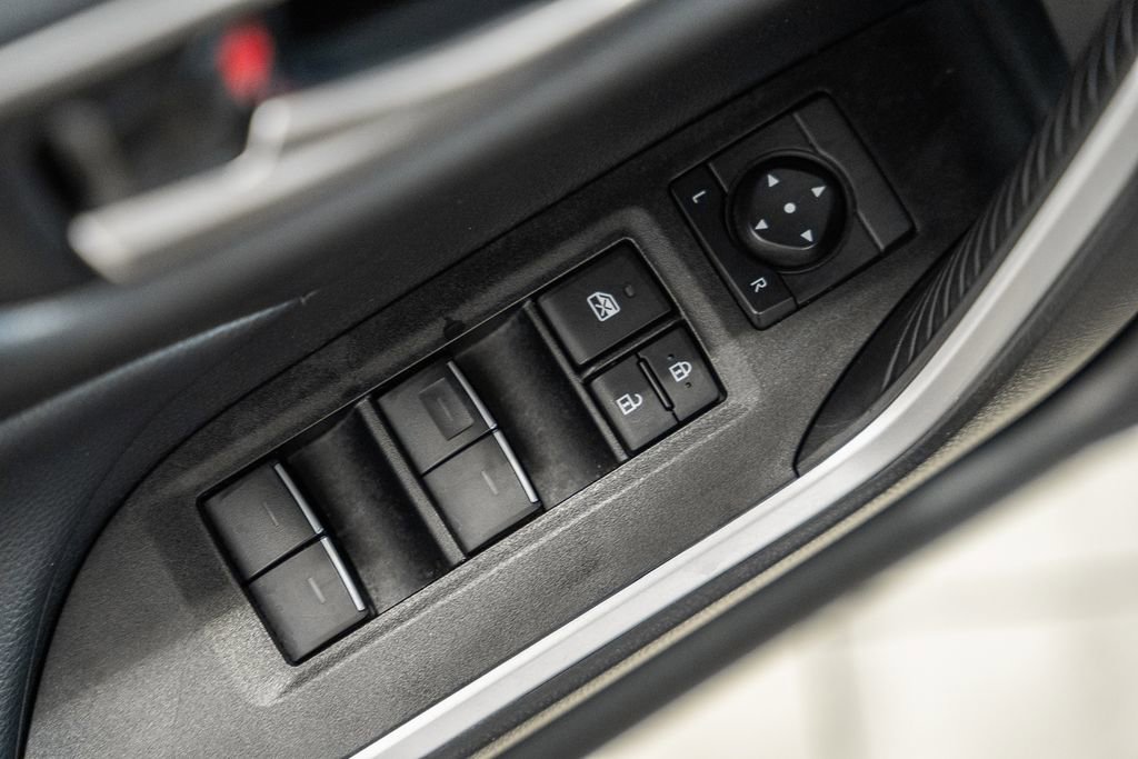 Used 2025 Toyota RAV4 XLE image 39