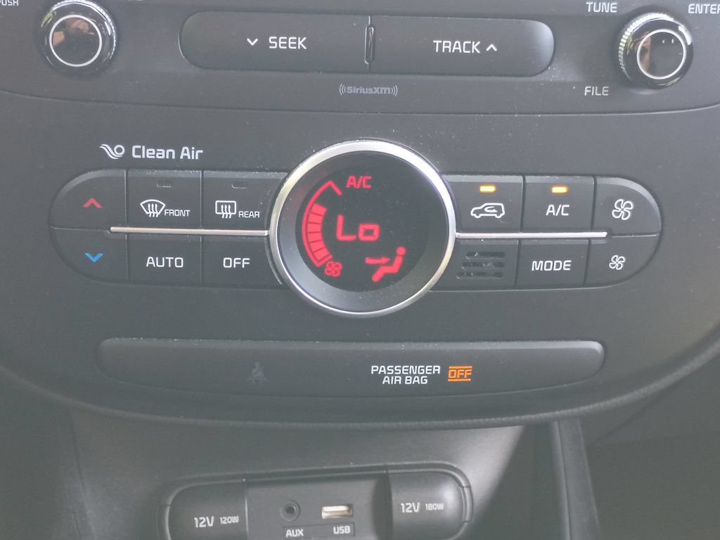 Used 2017 Kia Soul + FWD image 18