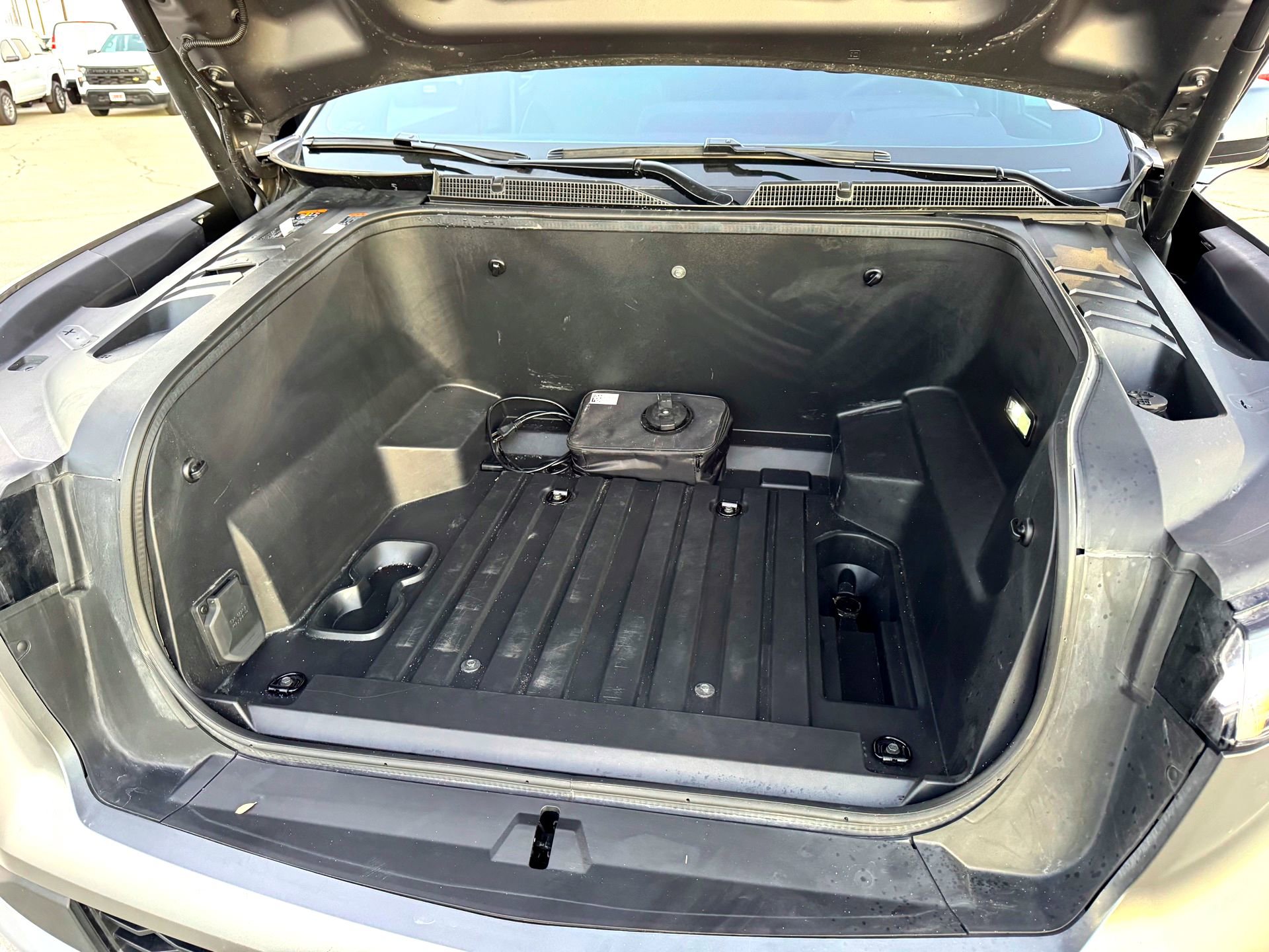 Used 2026 Chevrolet Silverado EV Trail Boss w/ Premium Package image 4