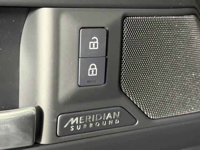 New 2026 Land Rover Defender 110 X-Dynamic SE AWD/4WD image 22