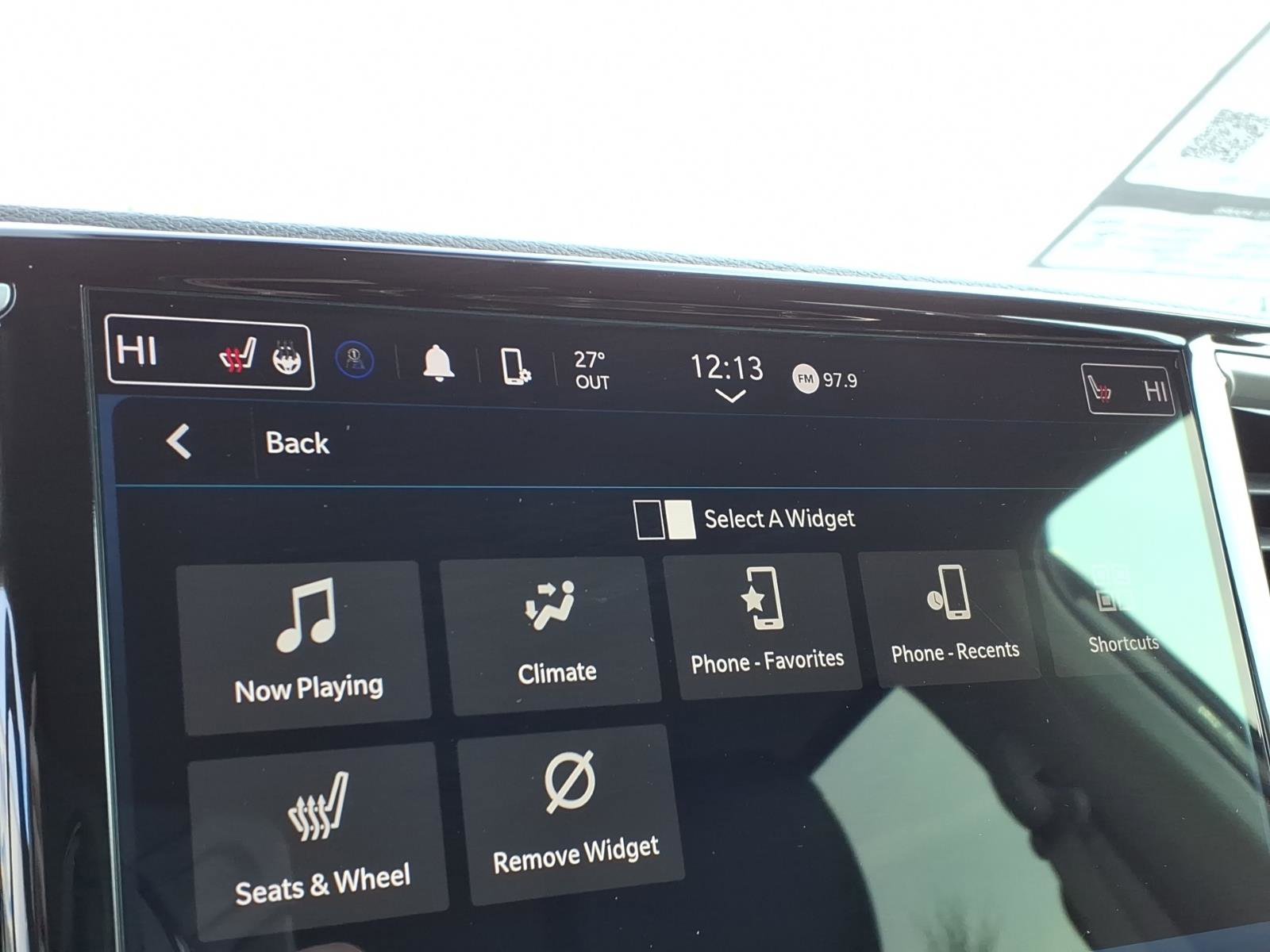 Used 2024 Chrysler Pacifica Touring-L image 22