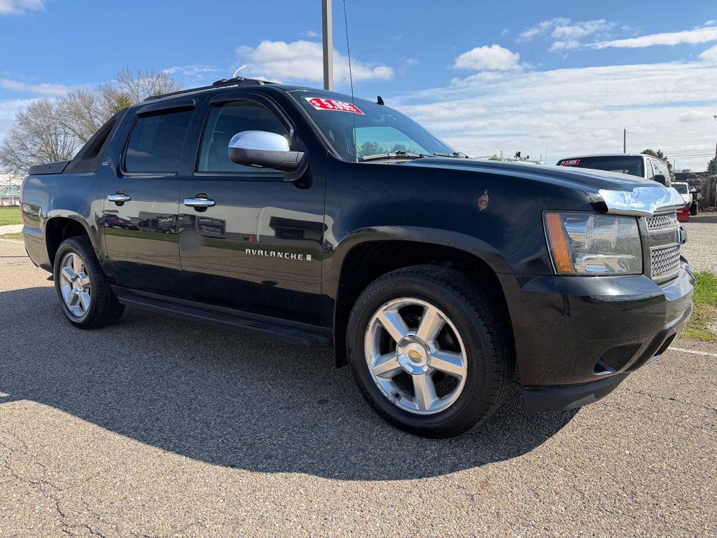 Used 2008 Chevrolet Avalanche LT AWD/4WD image 1