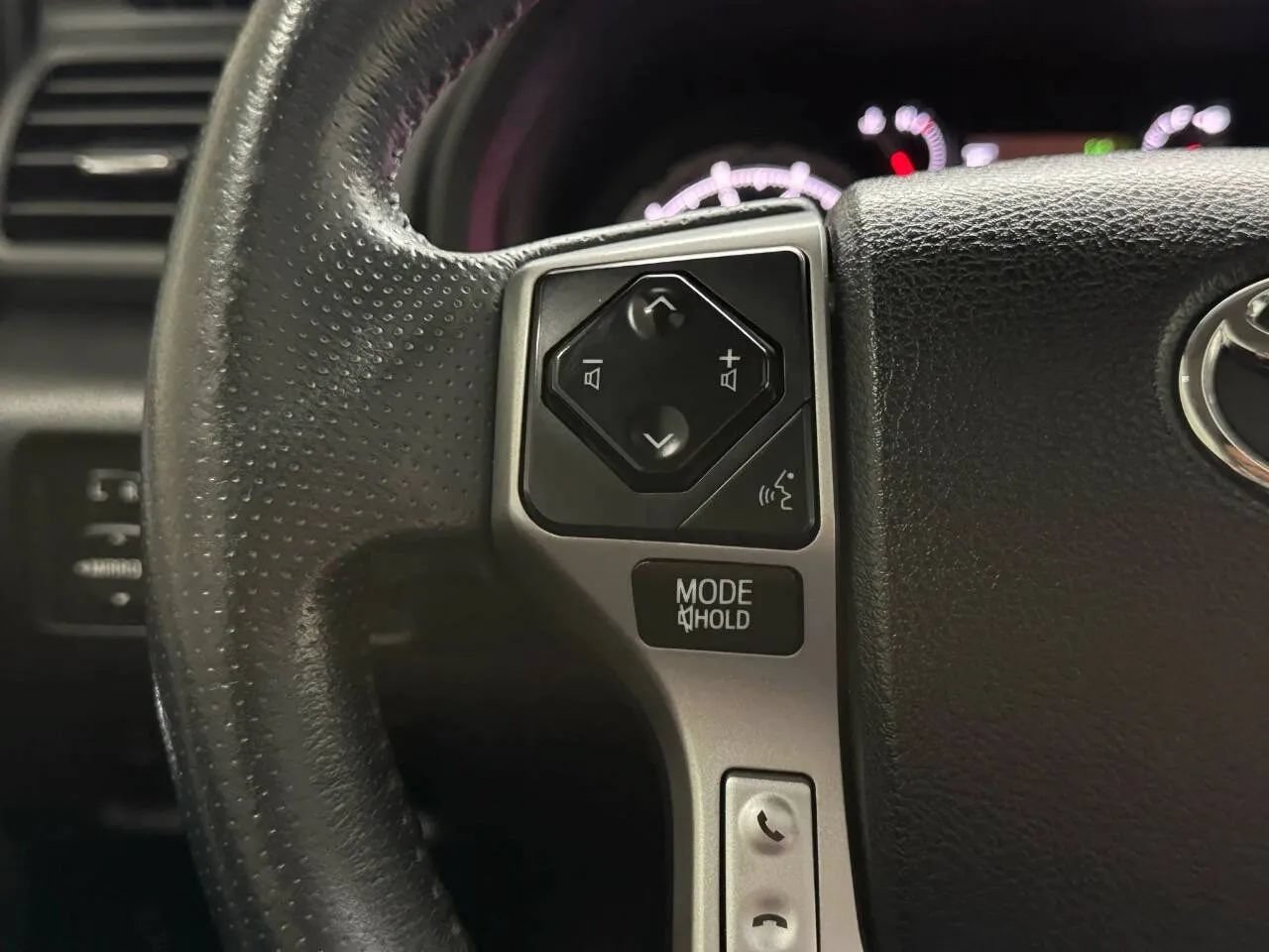Used 2020 Toyota 4Runner Limited RWD image 25