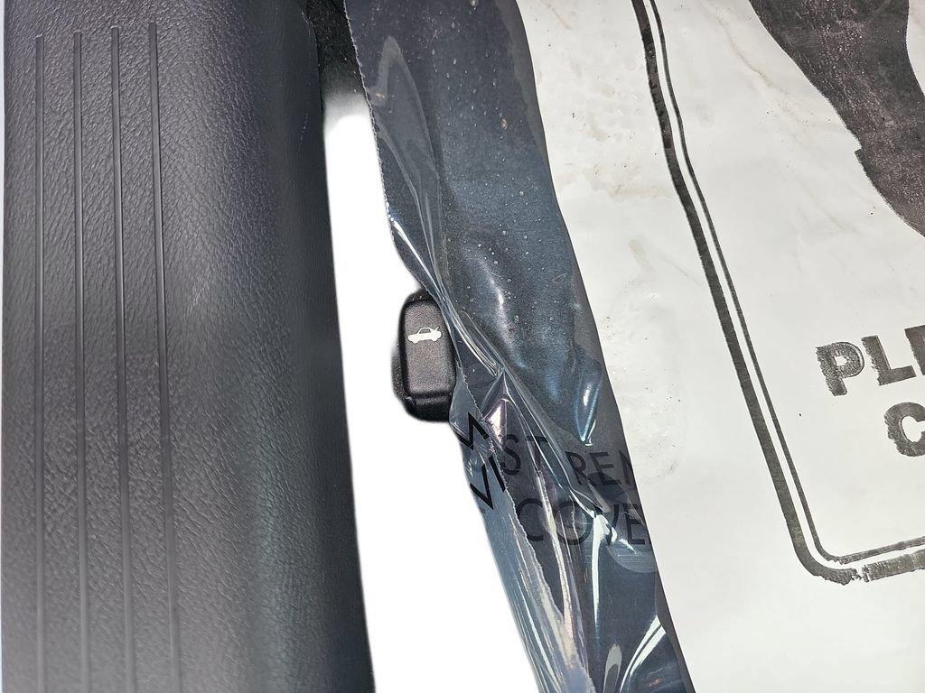Used 2025 Nissan Versa SV w/ Trunk Package FWD image 32