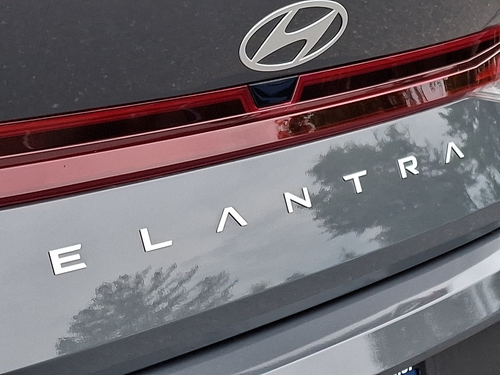 Used 2026 Hyundai Elantra SE FWD image 29