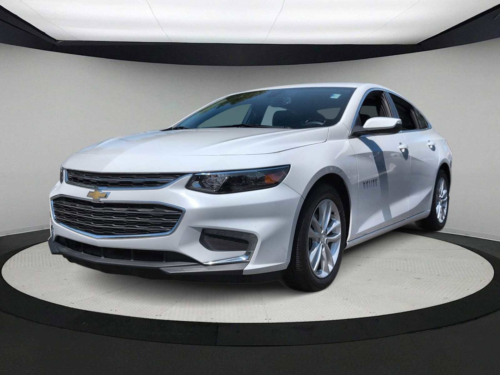 Used 2016 Chevrolet Malibu LT FWD image 4