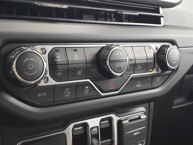 New 2025 Jeep Wrangler Unlimited Sahara AWD/4WD image 10