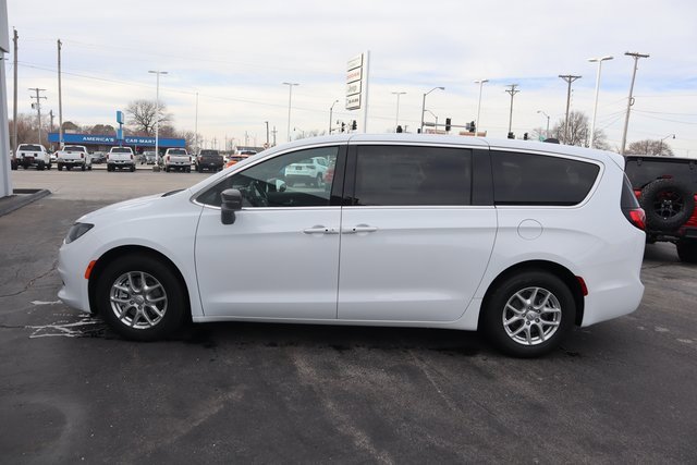 New 2026 Chrysler Voyager LX image 19