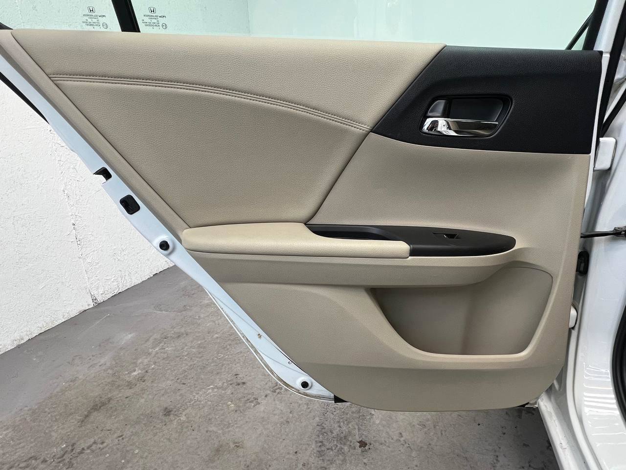 Used 2013 Honda Accord EX-L image 9