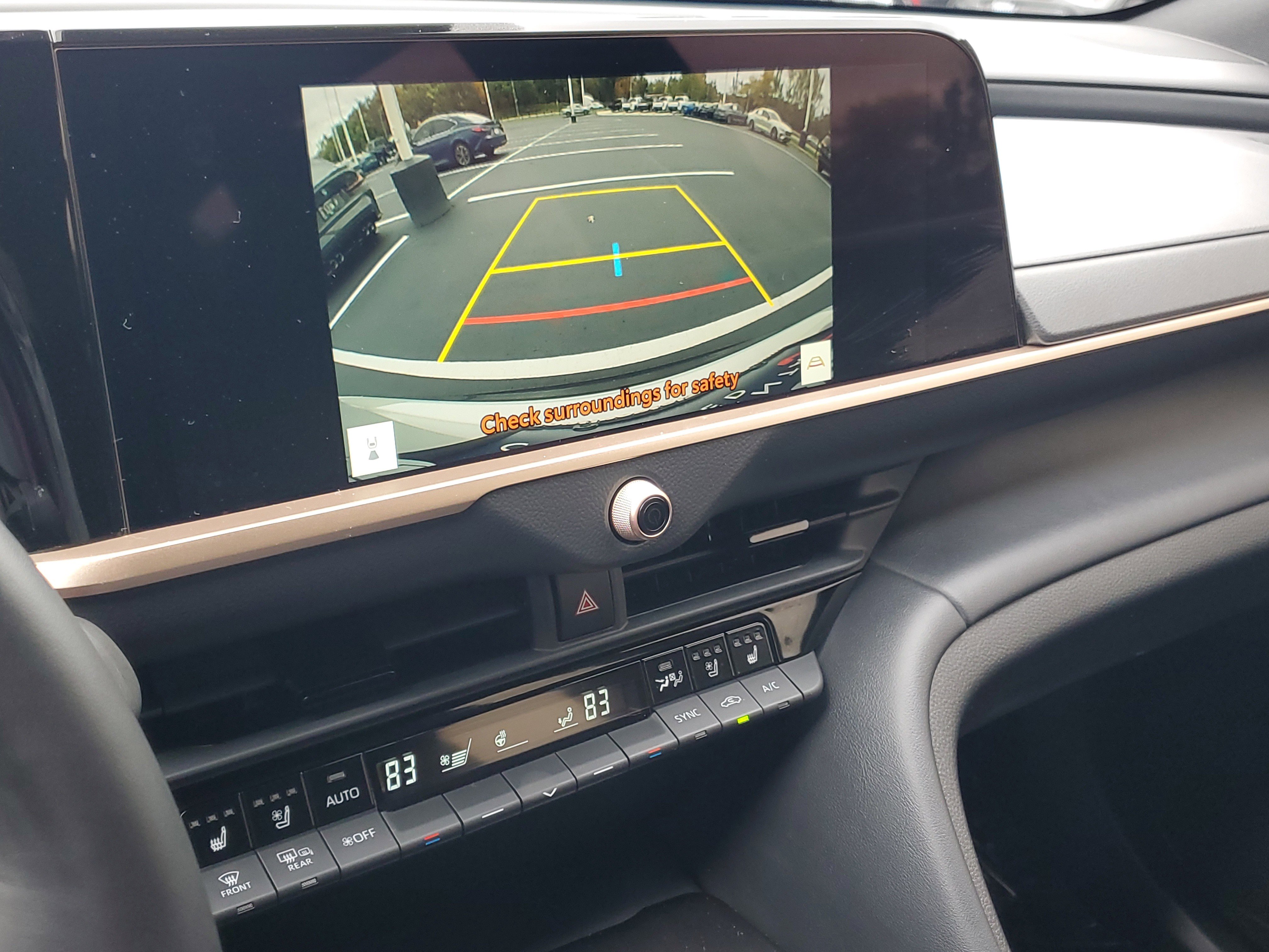 Used 2025 Toyota Crown Signia XLE image 30