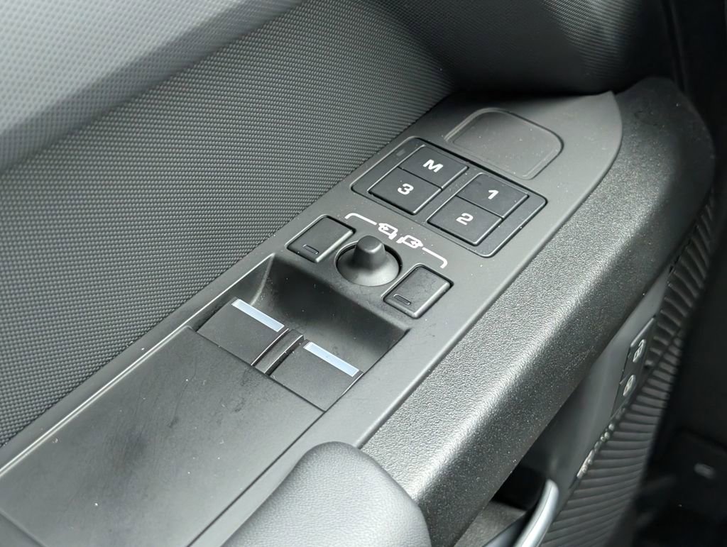 Used 2023 Land Rover Defender 90 V8 image 26