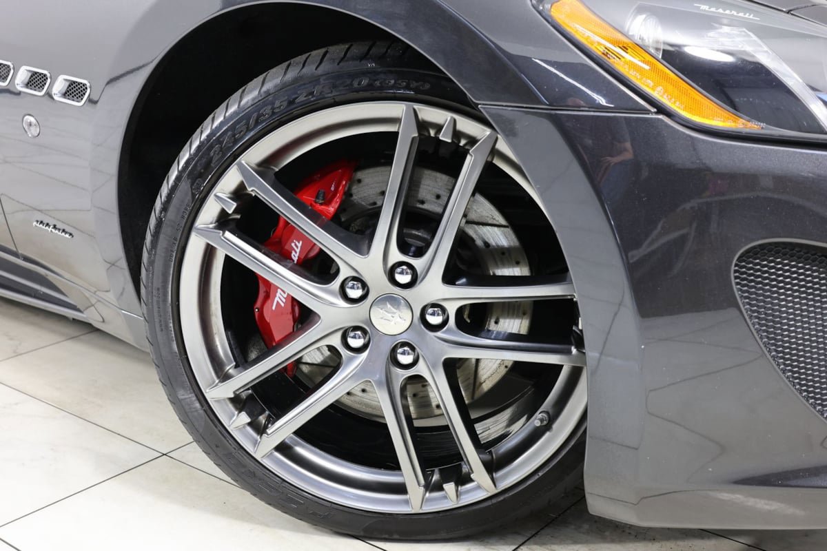 Used 2017 Maserati GranTurismo Convertible RWD image 12