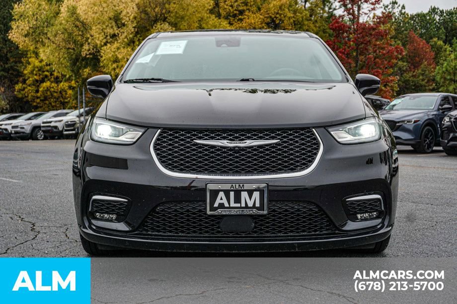 Used 2024 Chrysler Pacifica Select image 10