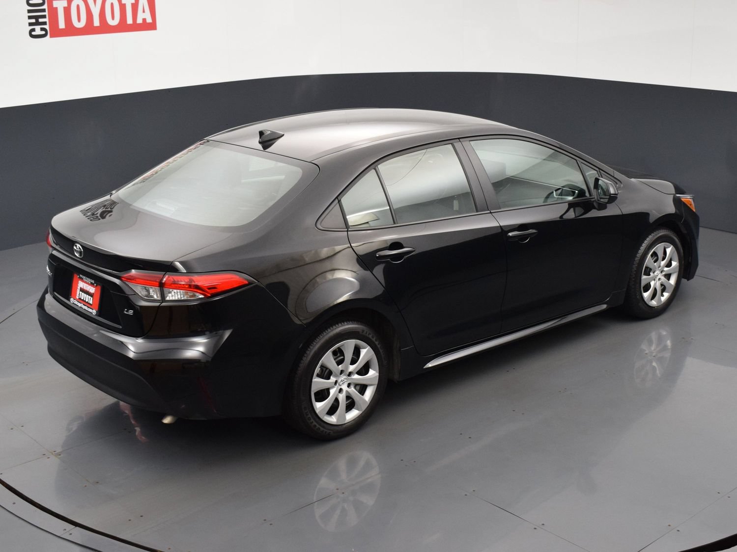 Used 2025 Toyota Corolla LE FWD image 19