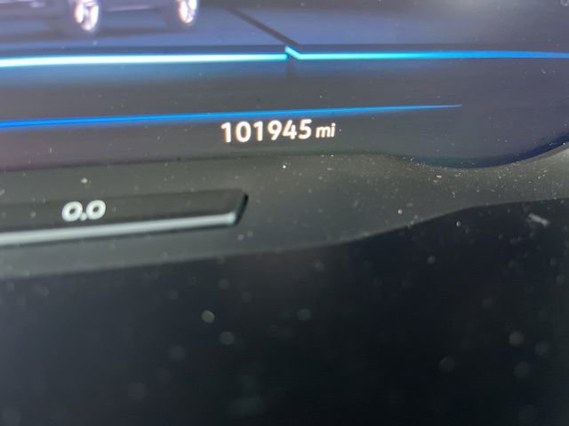 Used 2018 Volkswagen Tiguan SEL Premium image 34