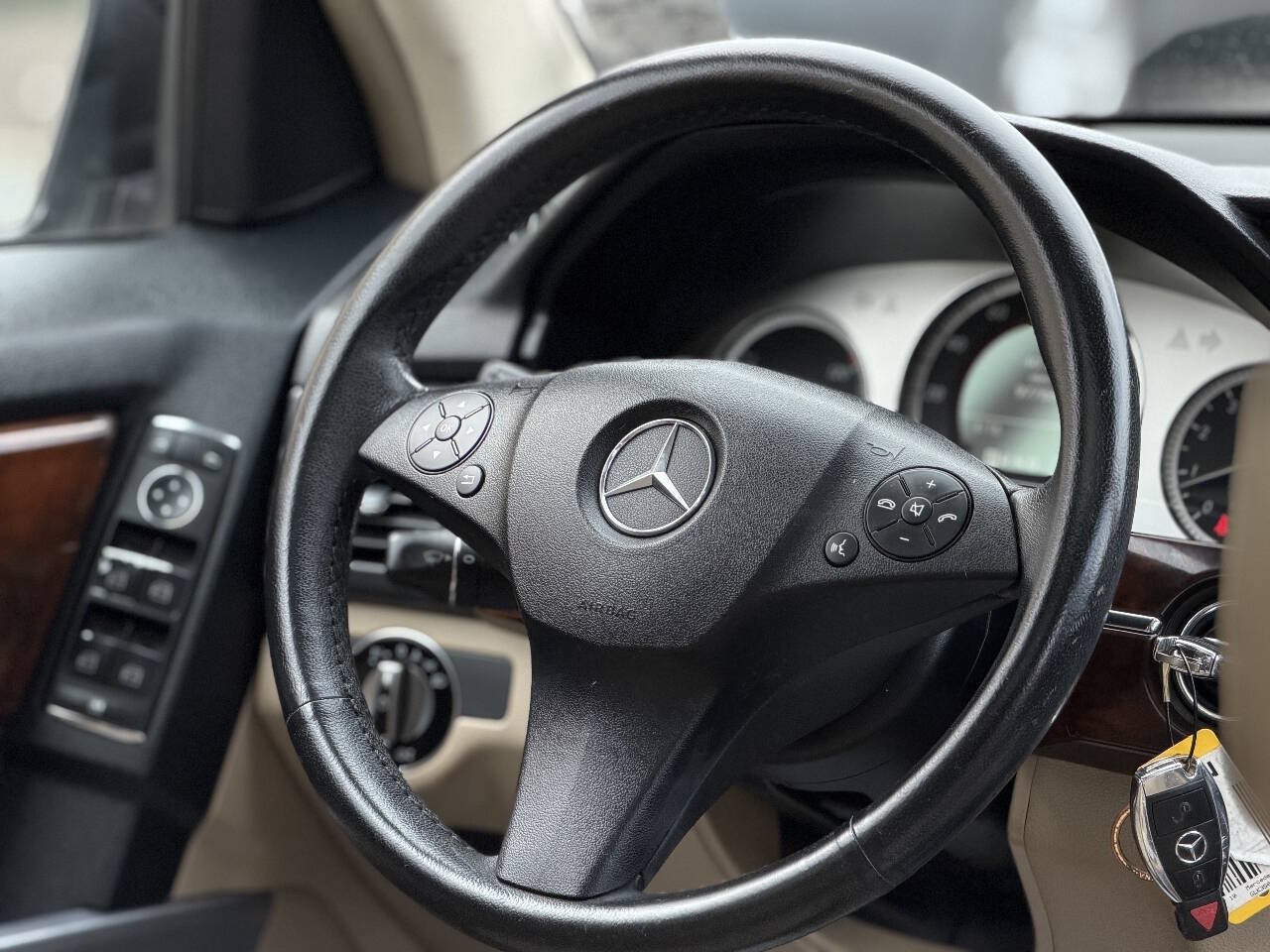 Used 2010 Mercedes-Benz GLK 350 4MATIC image 14