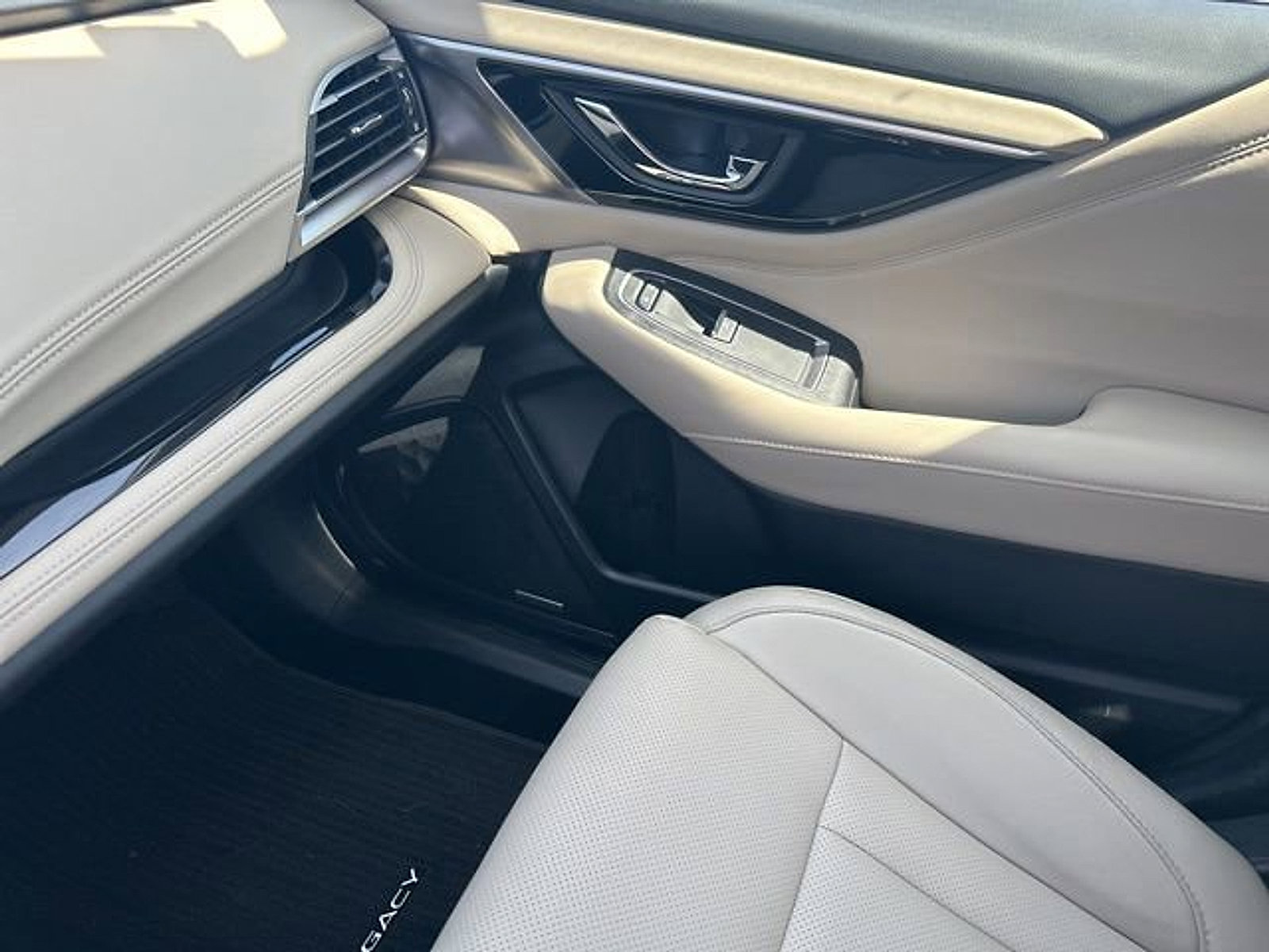 Used 2025 Subaru Legacy Limited AWD/4WD image 8