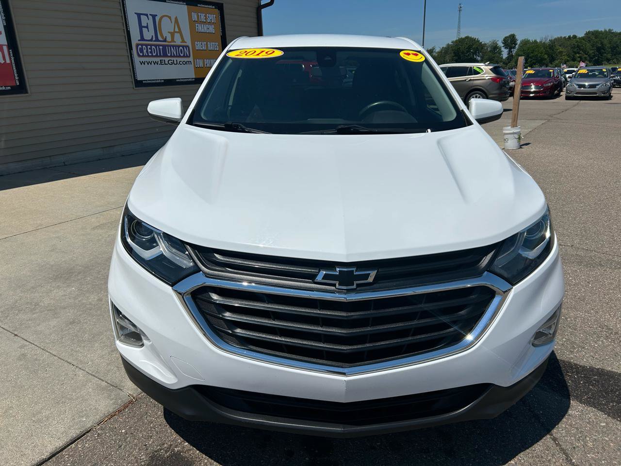 Used 2019 Chevrolet Equinox LT w/ Driver Convenience Package FWD image 2