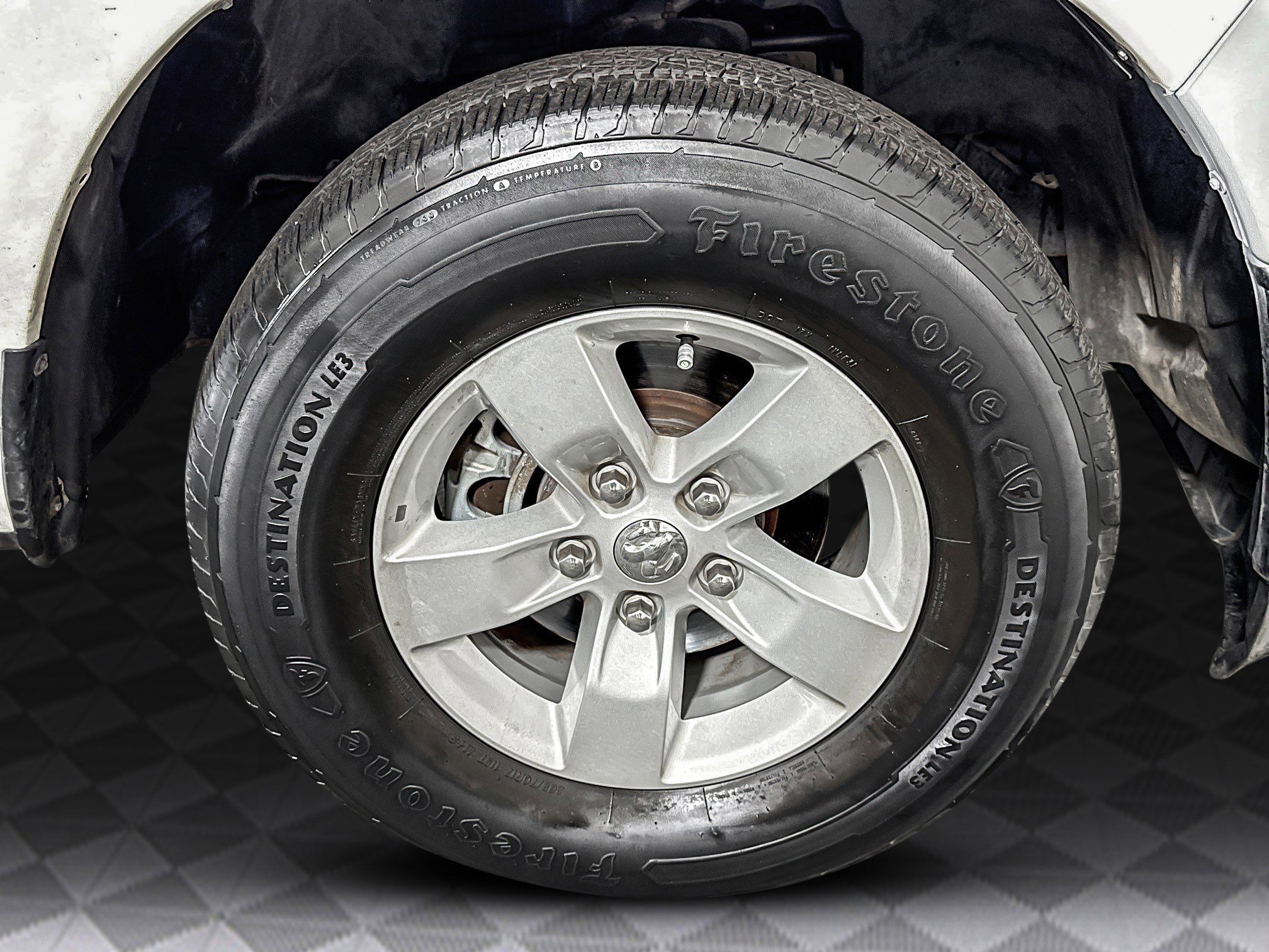 Used 2021 RAM 1500 Classic SLT image 32