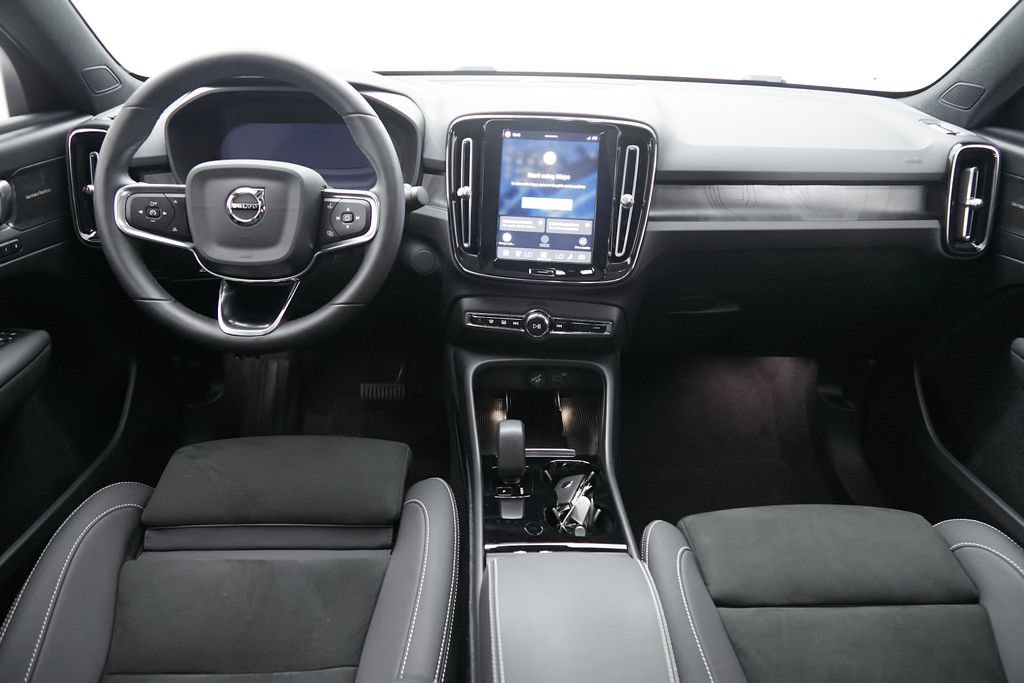 Certified 2023 Volvo C40 P8 Recharge Ultimate AWD/4WD image 22