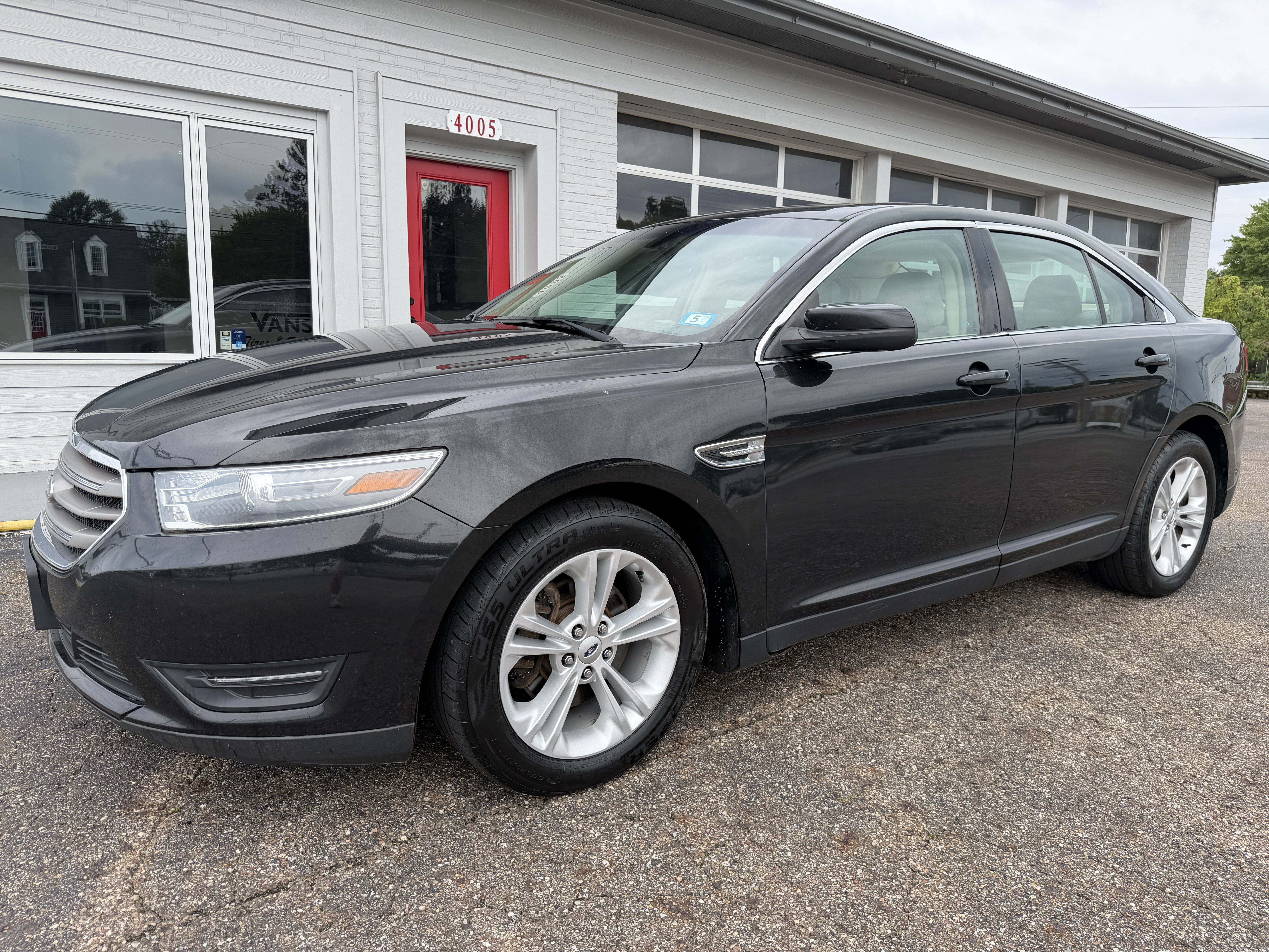 Used 2014 Ford Taurus SEL w/ Equipment Group 201A AWD/4WD image 1