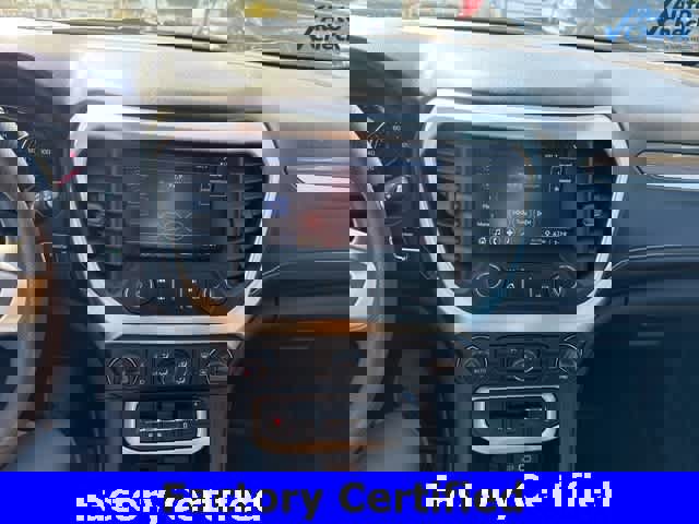 Certified 2023 GMC Acadia SLE image 21