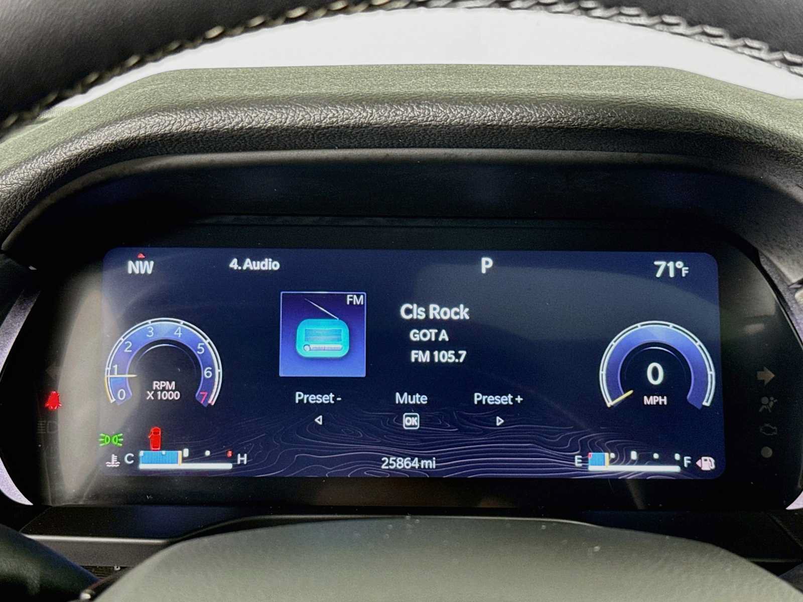 Used 2023 Jeep Grand Cherokee L Altitude AWD/4WD image 12