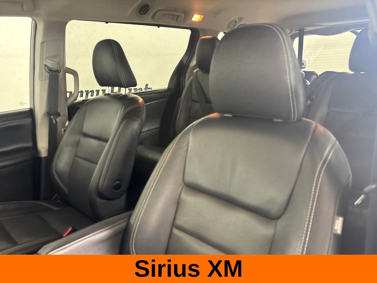 Used 2016 Toyota Sienna SE w/ SE Preferred Package FWD image 12