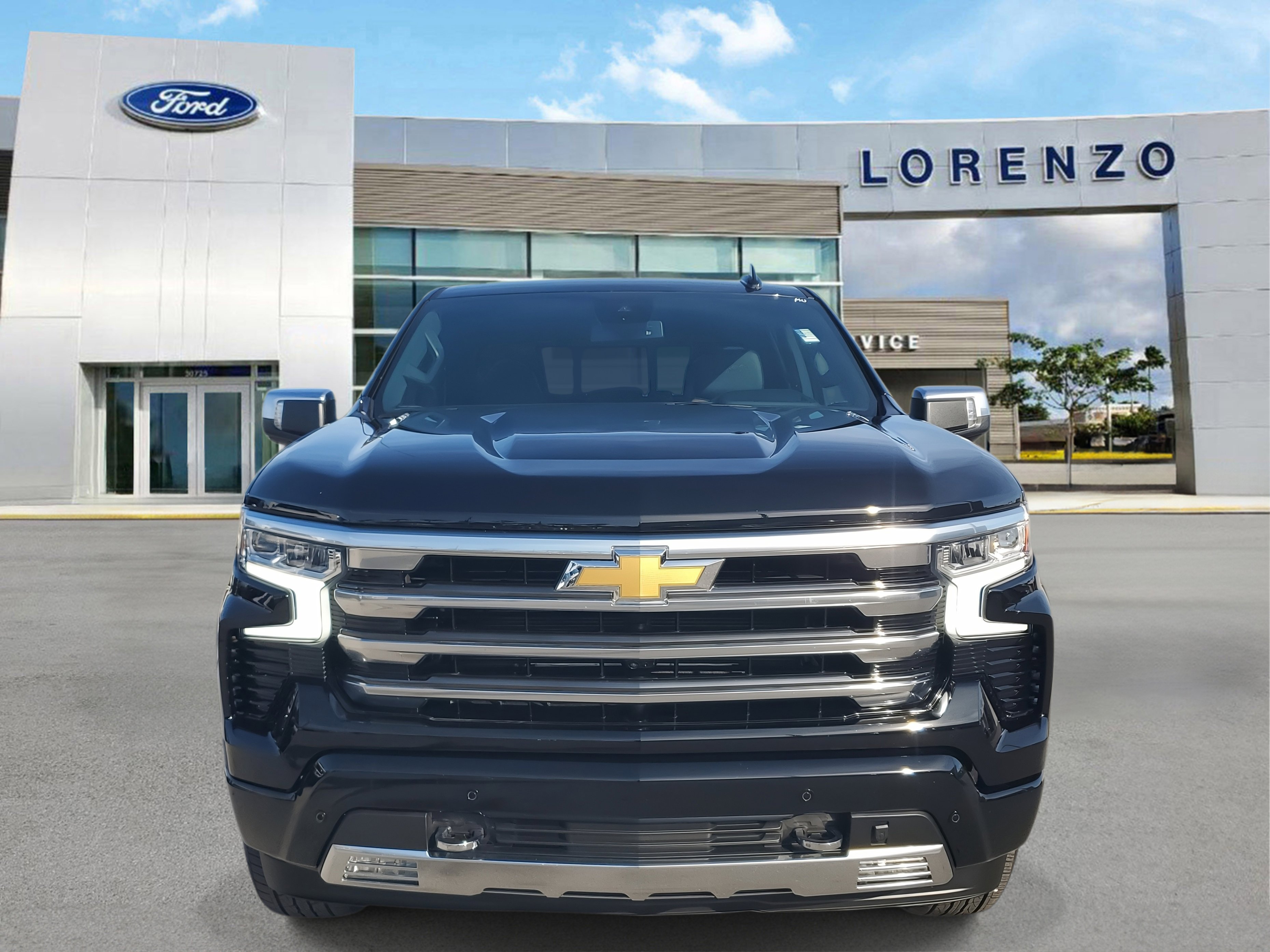 Used 2025 Chevrolet Silverado 1500 High Country image 2