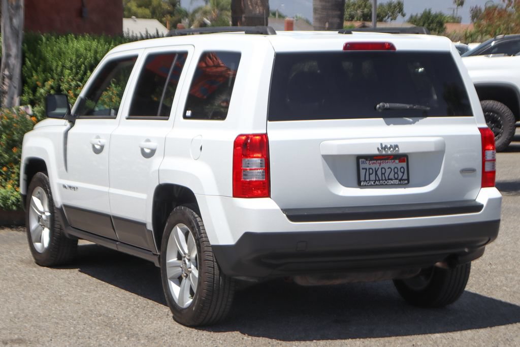 Used 2016 Jeep Patriot Latitude w/ Sun/Sound Group FWD image 6
