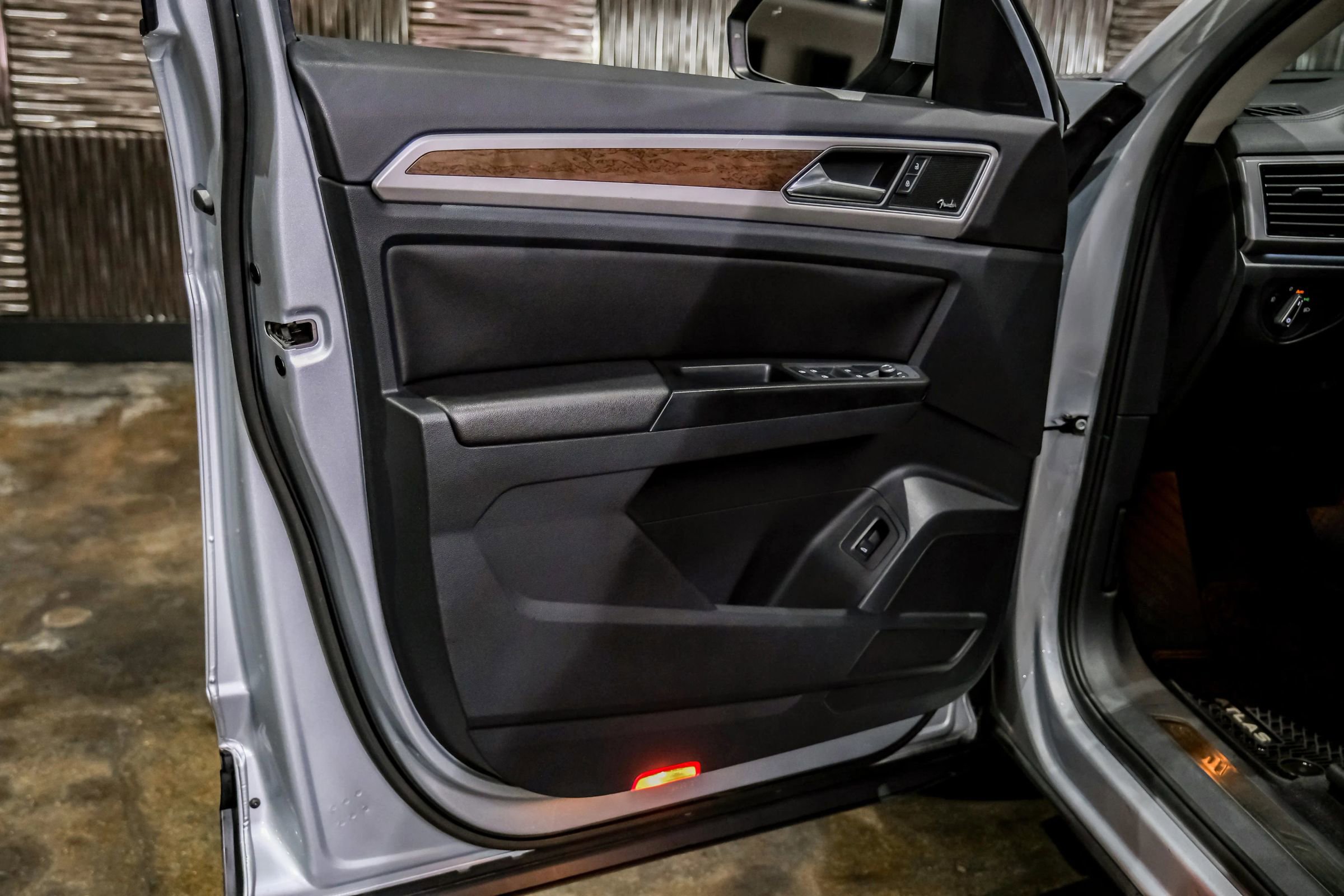 Used 2018 Volkswagen Atlas SEL Premium image 42