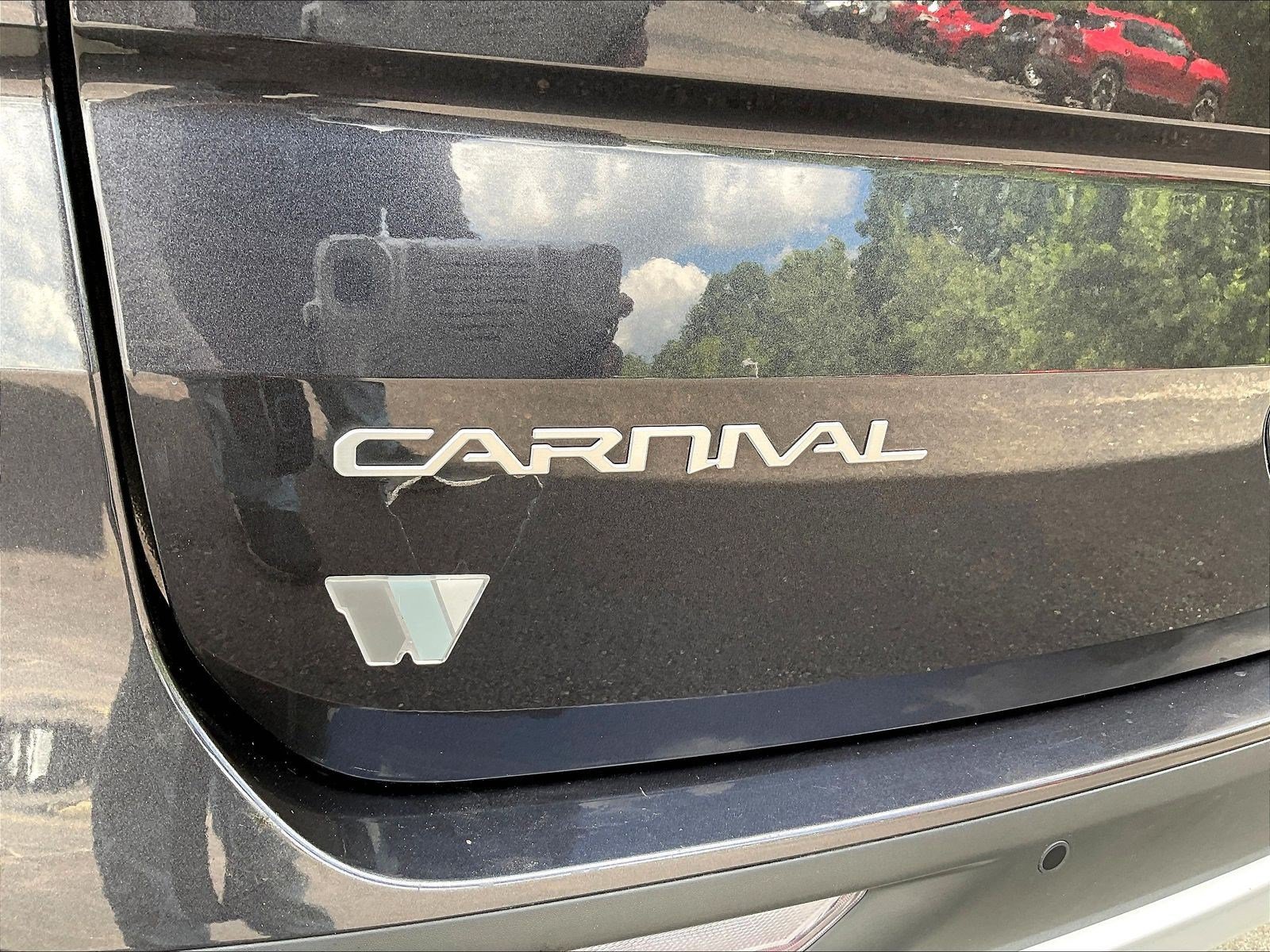 Used 2023 Kia Carnival LX FWD image 23