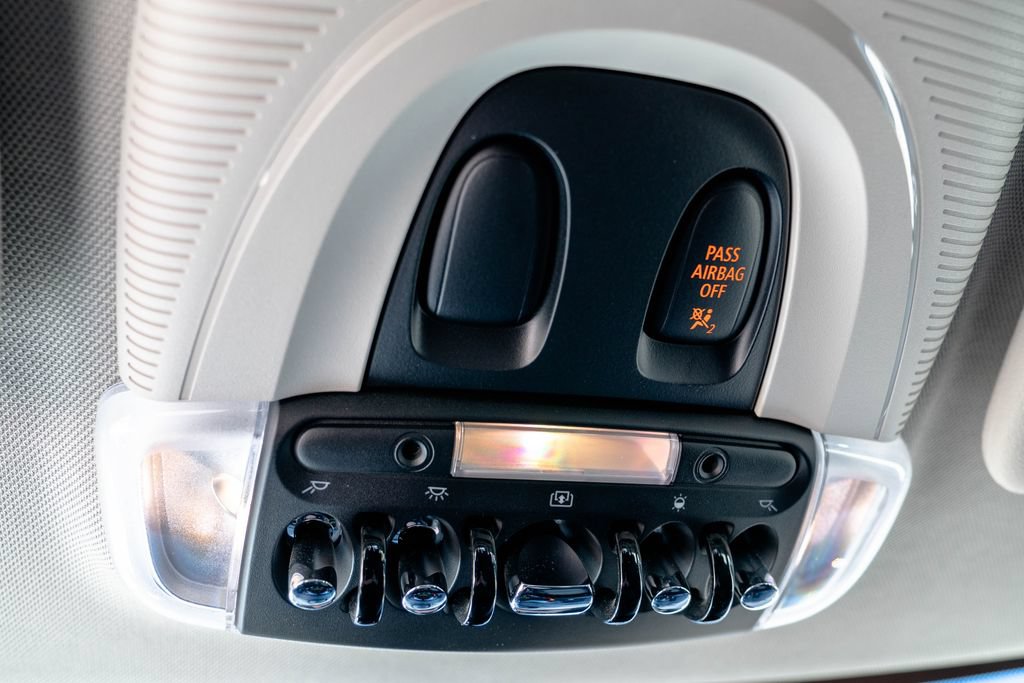 Used 2016 MINI Cooper Clubman FWD image 29
