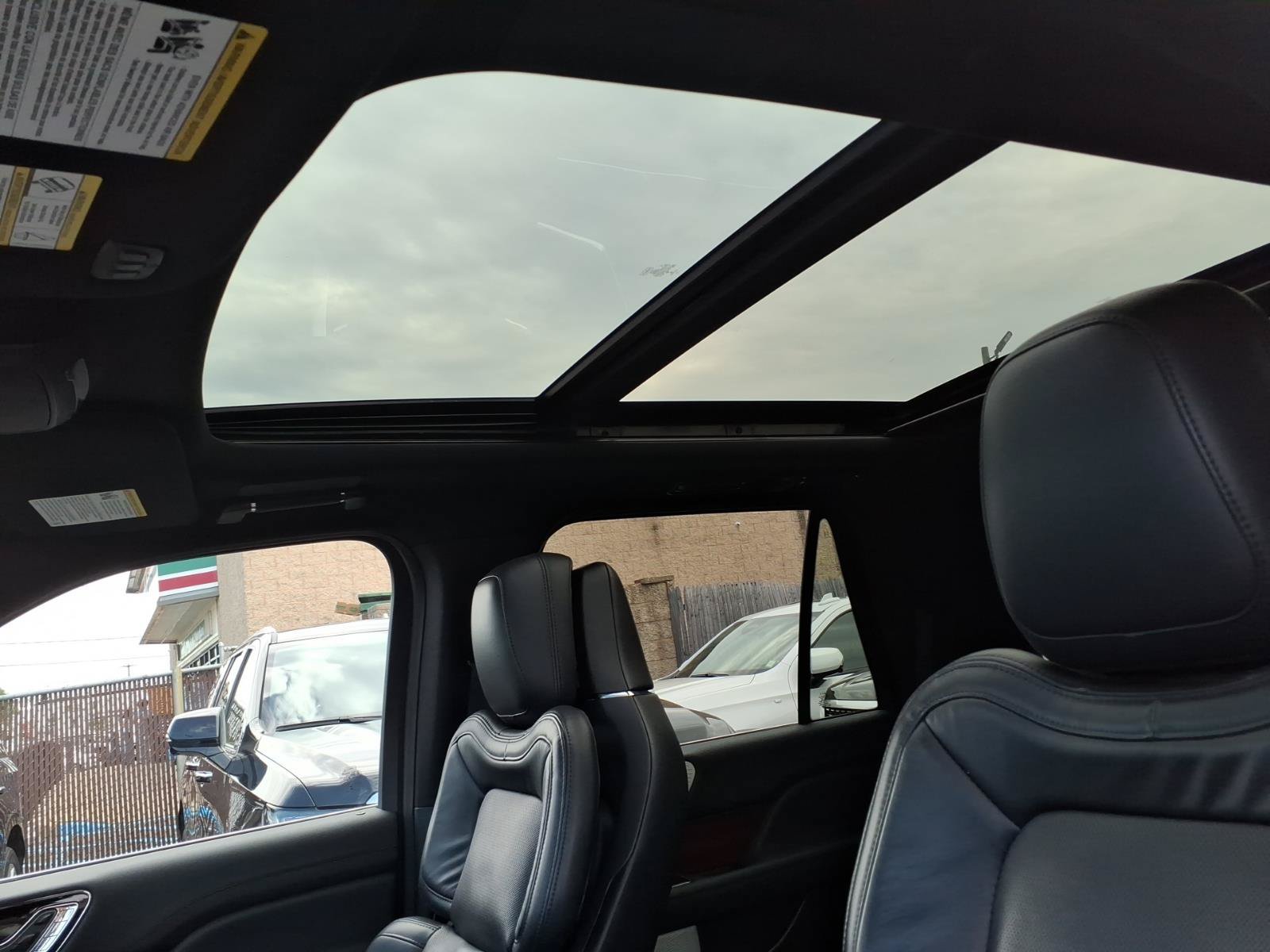 Used 2022 Lincoln Navigator Reserve AWD/4WD image 23
