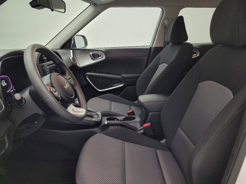 Used 2025 Kia Soul LX w/ LX Technology Package image 17