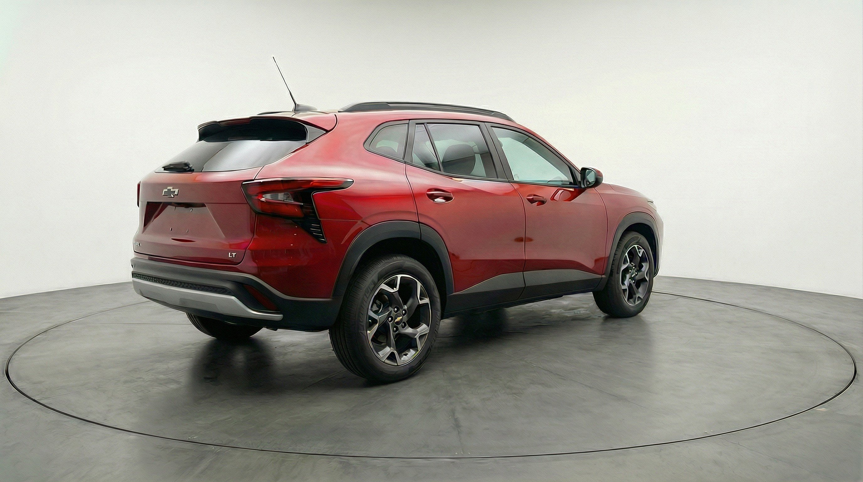 Used 2025 Chevrolet Trax LT image 9