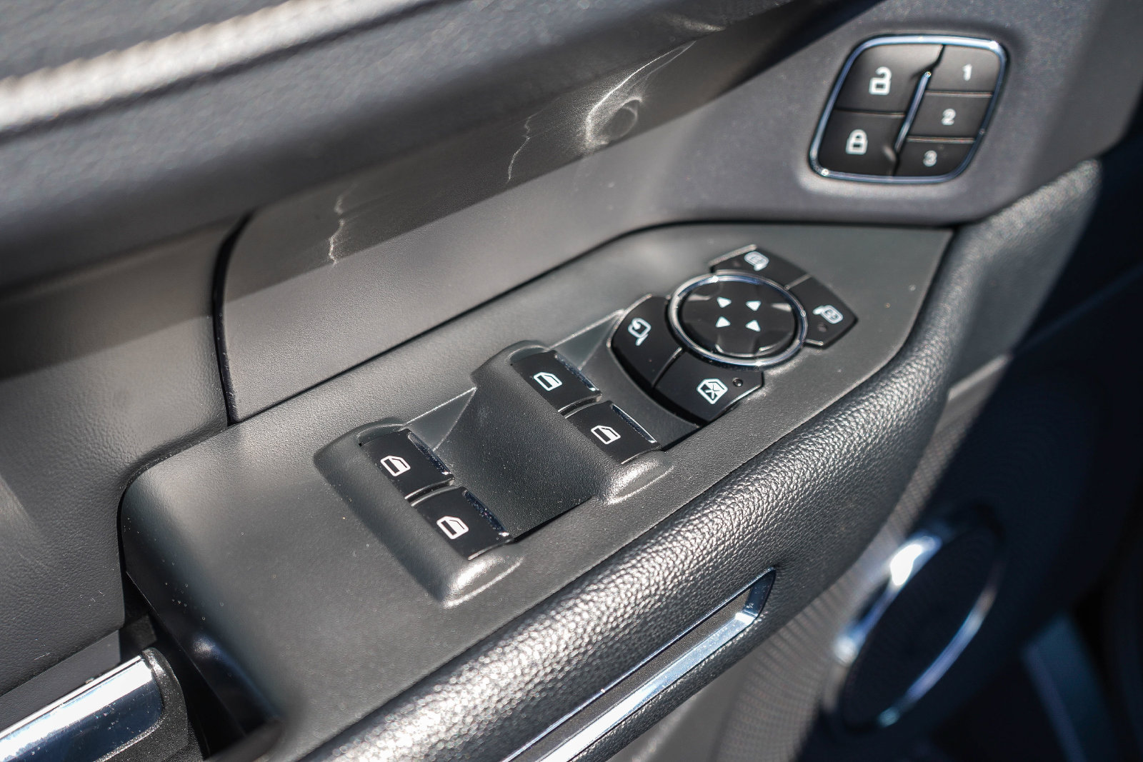 Used 2024 Ford Expedition XLT AWD/4WD image 22