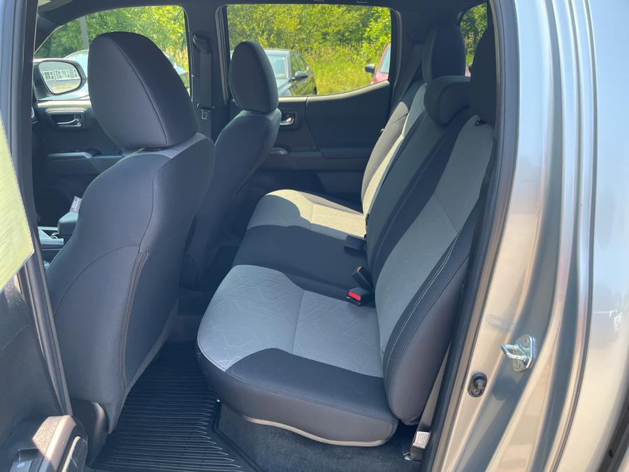 Used 2022 Toyota Tacoma TRD Off-Road image 5