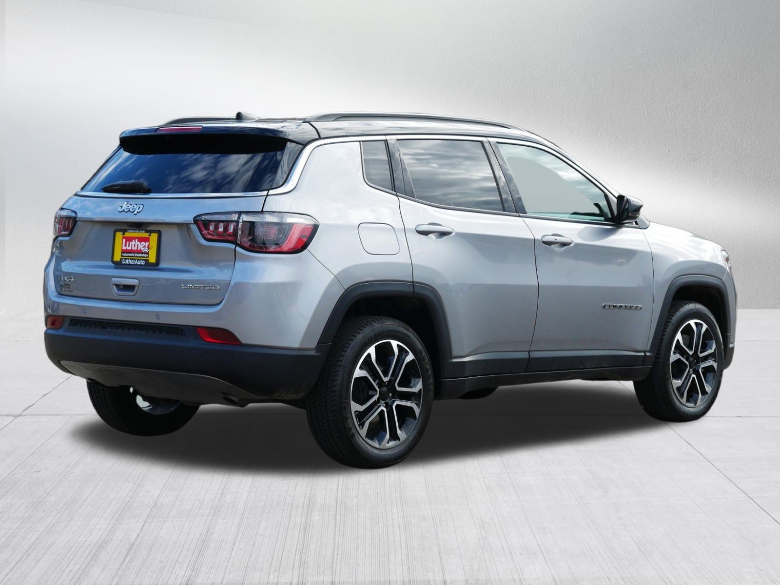 Used 2024 Jeep Compass Limited image 7