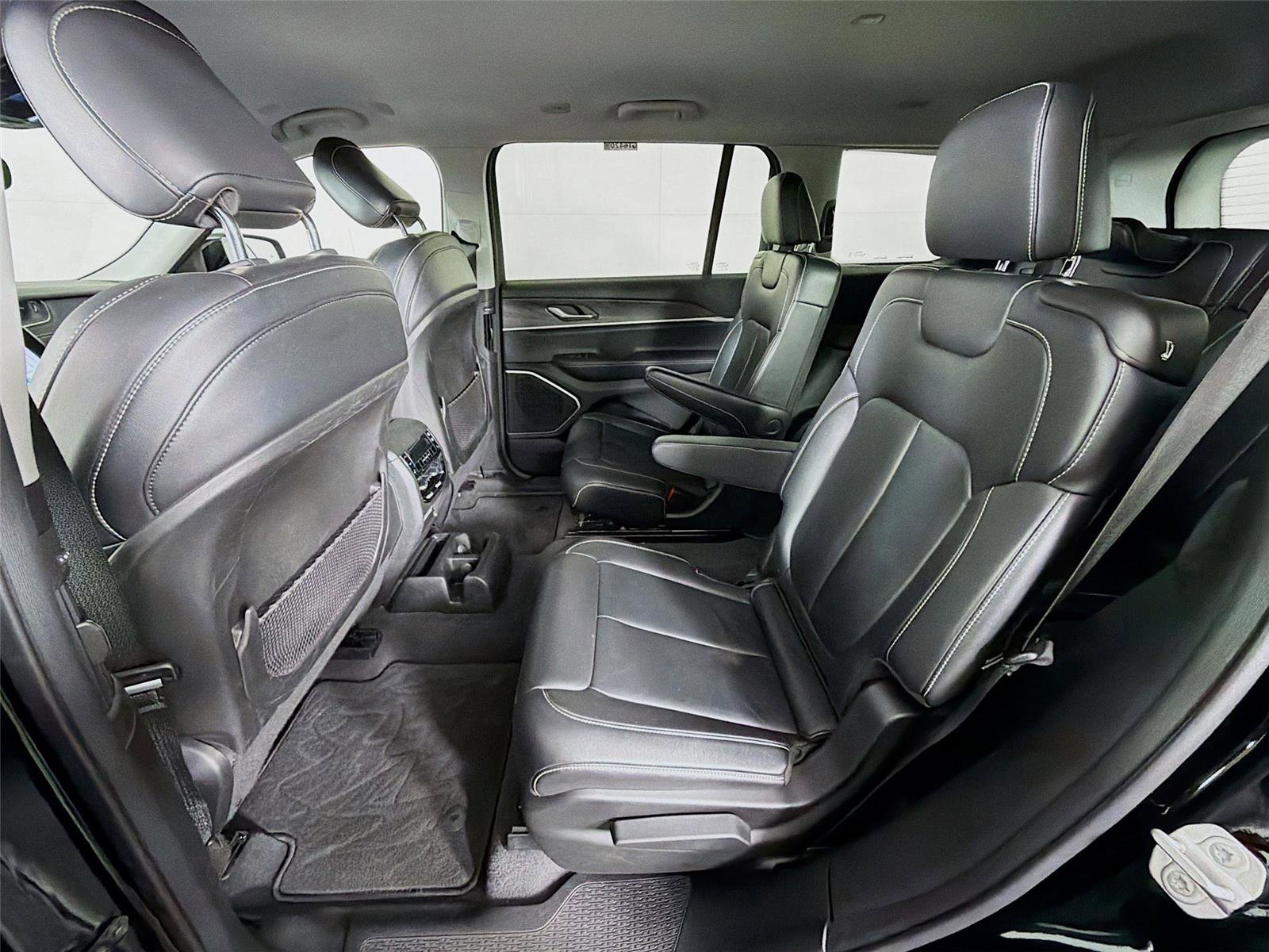 Used 2022 Jeep Grand Cherokee L Limited image 21