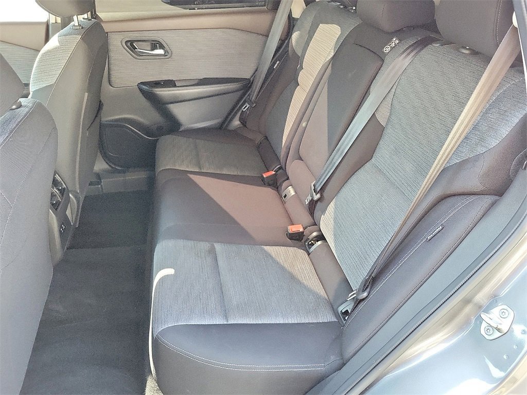 Used 2023 Nissan Rogue SV image 21