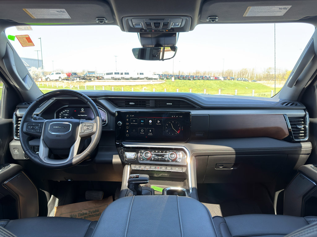 Used 2023 GMC Sierra 1500 Denali w/ Technology Package AWD/4WD image 23