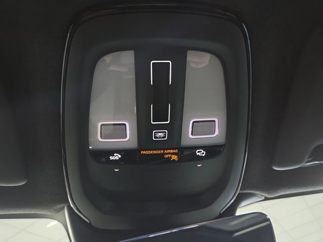 Used 2023 Volvo XC40 Recharge Ultimate image 27